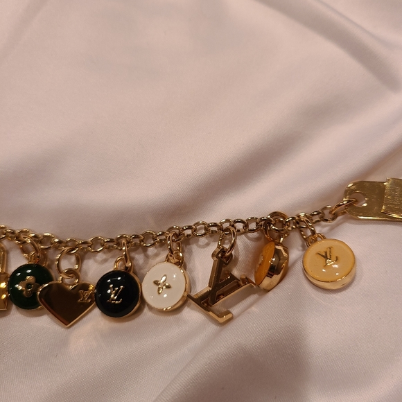 Sold - Picture 6 of 9